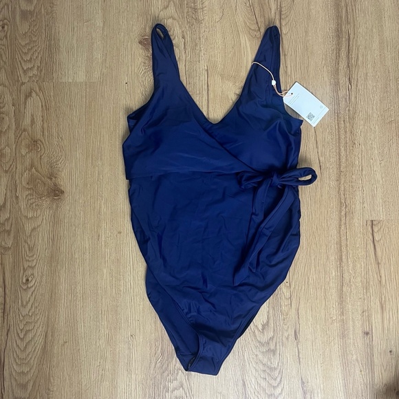 NWT Quince Navy V-Neckline Padded Bust Tie Wrap One Piece Swimsuit Maternity M - Picture 2 of 7